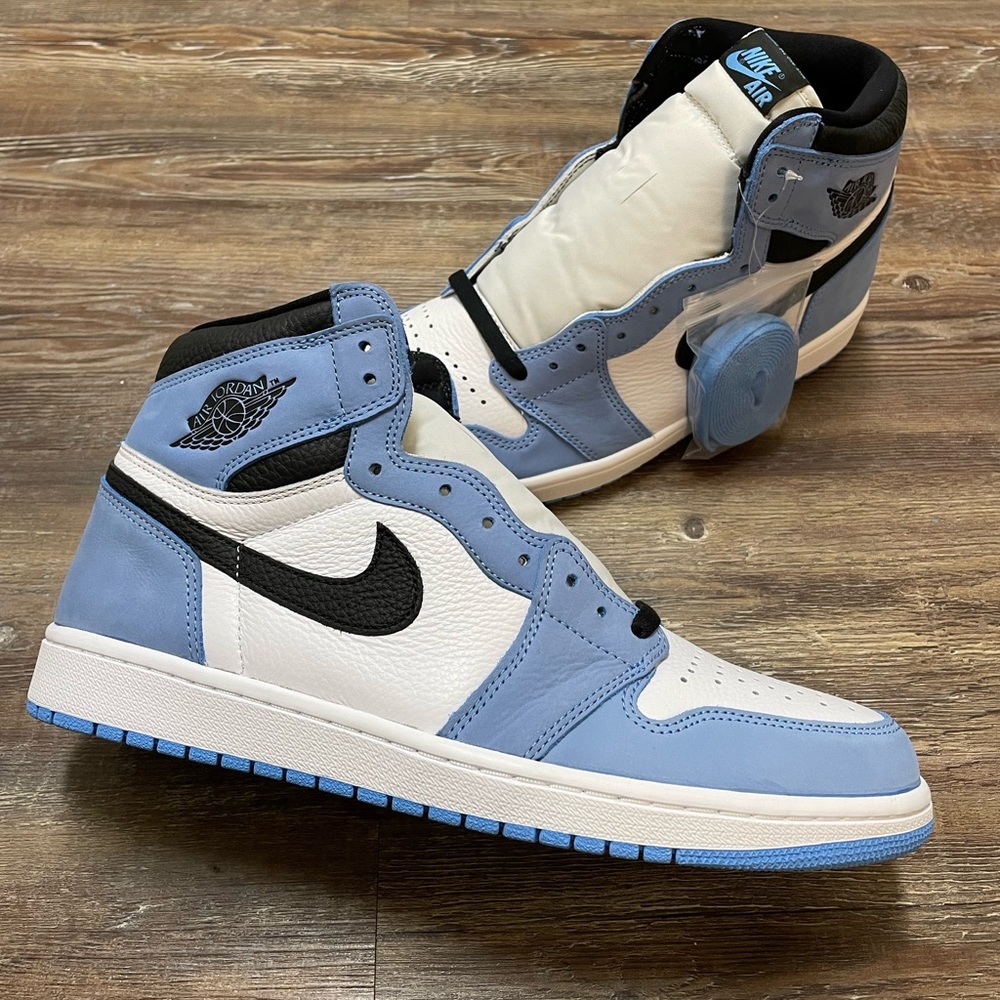 Air Jordan 1 University Blue